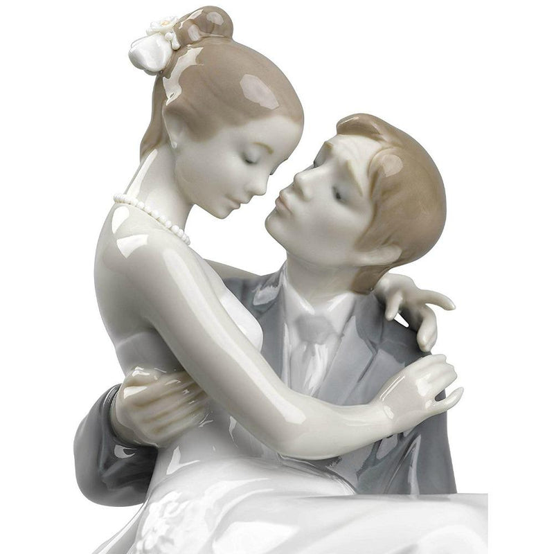 Lladró The Happiest Day Couple Porcelain Figurine