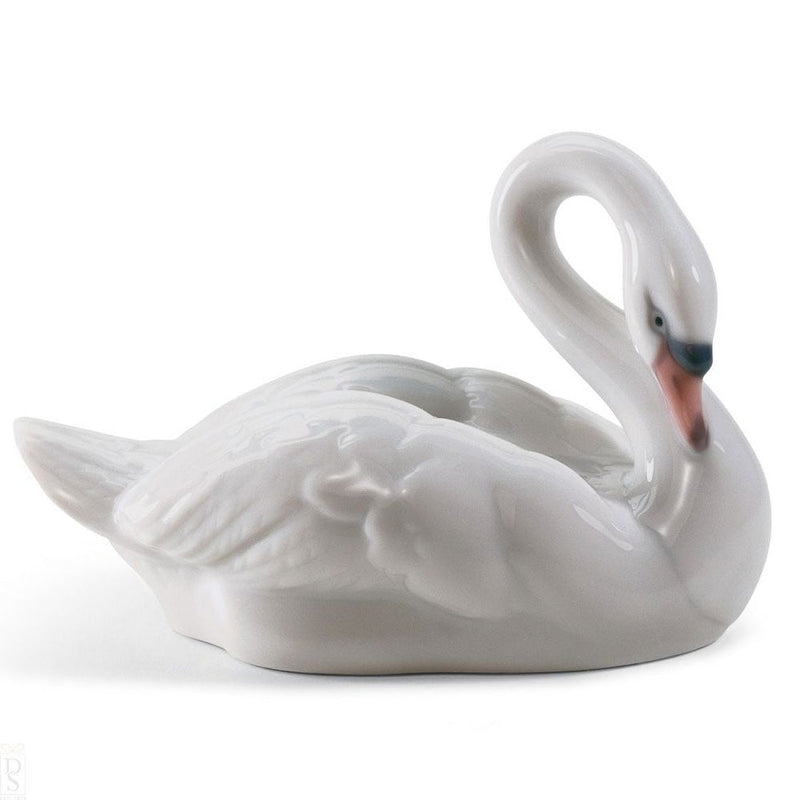 Lladró Elegant Swan Porcelain Figurine